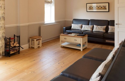 Darlington Cottage | Premier Retreat with Private Hot Tub and Games Room
