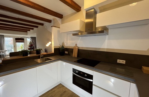 Rijpwetering House | Prime Location with Waterfront Terrace & 9.6/10 Rating