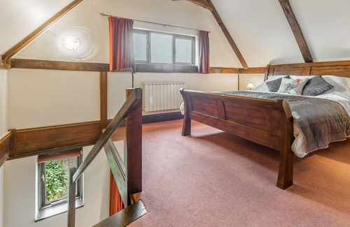 Stowmarket Cottage | Discover a Cozy Retreat in a Moated Farmhouse