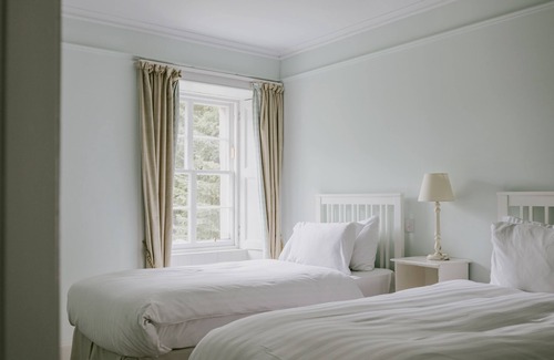 Calvine Apartment | Renovated Farmhouse with Family-Friendly Apartments