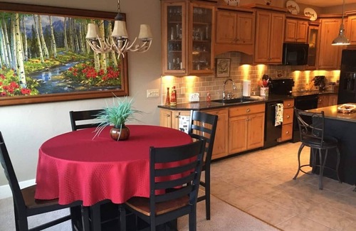 Salida Condo | Perfect 1-Bedroom Condo in Salida, CO - Rated 10/10!