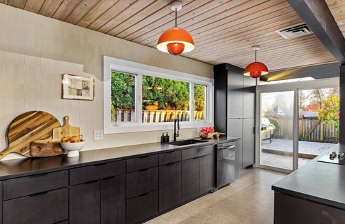 Oak Hills House | Experience Our Remodeled Rummer: Pet-Friendly Retreat