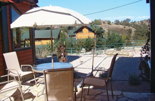 Molos House | Cozy Cottage Retreat: Perfect for Families and Pets