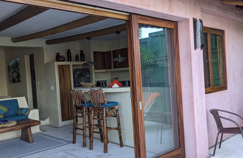 Bouvet Island House | Relaxing Casita with Ocean Views Above La Ropa Beach