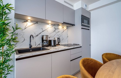 Camiers Apartment | Family Suite with Pool & Spa - Rated 9.6/10 by Guests