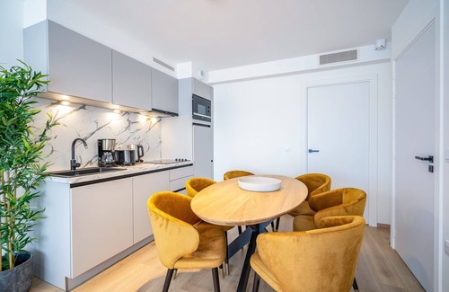 Camiers Apartment | Family Suite with Pool & Spa - Rated 9.6/10 by Guests