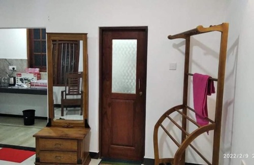 Koggala Apartment | Cozy Thisali Homestay: Family-Friendly Retreat Awaits