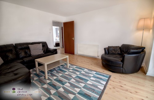 Central Aberdeen Apartment | Cozy Oceanfront Stay at Thistle Apartments - King's Apartment