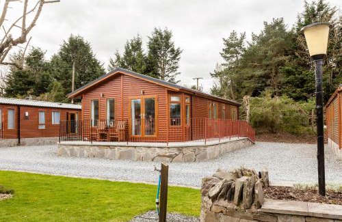 Auchterarder Cabin | Thistle Lodge: 10/10 Guest Rated & Pet Friendly Stay
