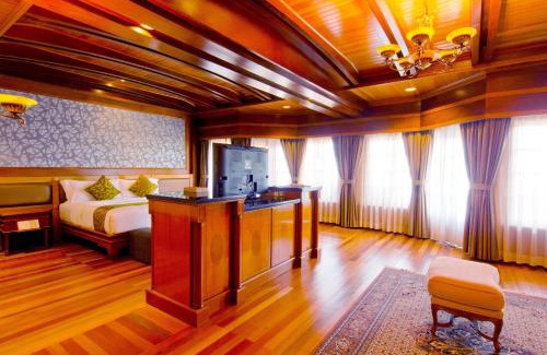 Port Dickson Resort | Relax at Thistle Port Dickson Resort with Oceanfront Views