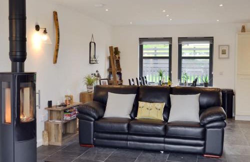 Fintry House | Pet-Friendly Thistlebank: 4-Star Stay with Perfect Score