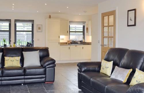 Fintry House | Pet-Friendly Thistlebank: 4-Star Stay with Perfect Score