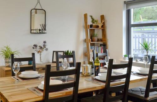Fintry House | Pet-Friendly Thistlebank: 4-Star Stay with Perfect Score
