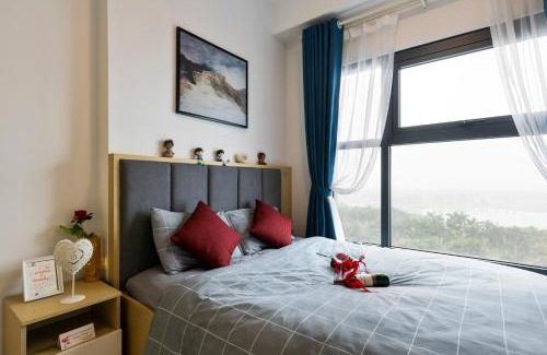 Van Giang Apartment | Eco-Friendly Retreat at THOC ECOPARK with Golf Course Views