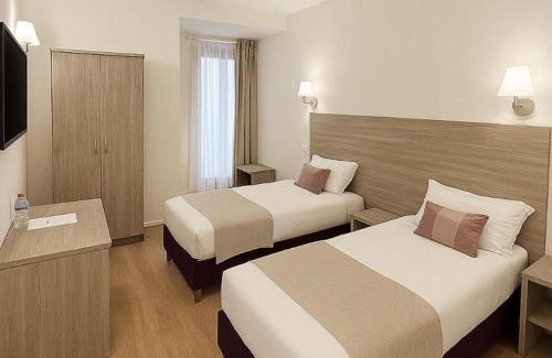 Thoiry Hotel | Oceanfront Retreat at Auberge de l'Etoile - Pet Friendly!