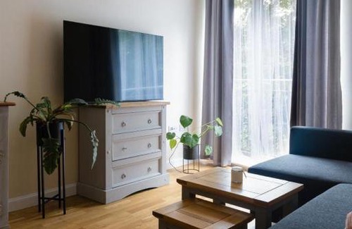 Restalrig Apartment | Cozy & Stylish Thomahome Apartment - 4-Star Family Retreat