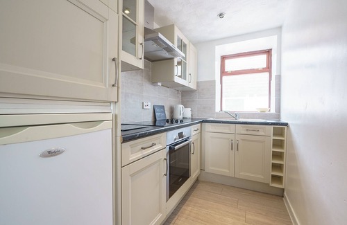 Thornhill Cottage | Relaxing Thomas Carlyle Cottage with Hot Tub & Pool Access