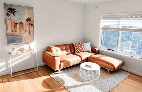 Benalla West House | Family-Friendly Thomas Cove in Benalla with Kitchen Access