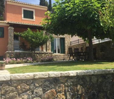 Limni Villa | Family-Friendly Thomas House with Kitchen & Top Reviews