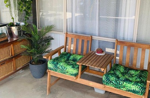 Tocumwal Hotel | Welcoming Thomas Lodge Motel: Family-Friendly with Pool Access
