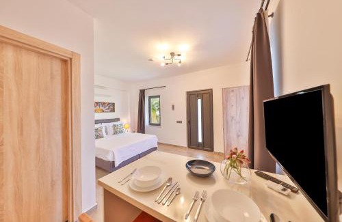 Datca City Center Apartment | Family-Friendly Thomas Suites Datça with Breakfast Included