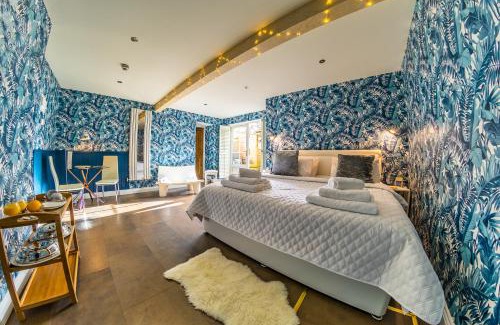 Spennymoor Hotel | Thomas Wright House: Pet-Friendly Stay with Hot Tub Access