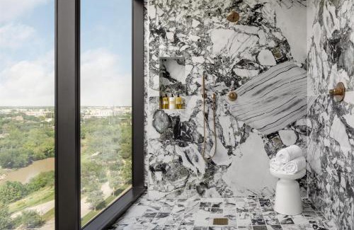 Montrose Hotel | Discover Thompson Houston: Pet-Friendly Oceanfront Oasis
