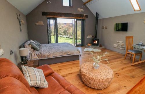 Scarborough House | Top-Rated Thompson Rigg Barn: Family-Friendly Retreat