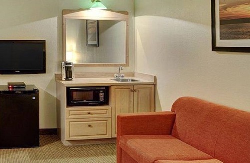 Thompson Hotel | Budget-Friendly Stay at Thompson's Best Value Inn & Suites