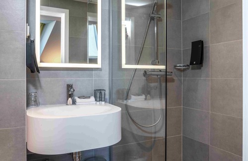Alesund Hotel | Oceanfront Relaxation at Thon Hotel Ålesund with Spa & Pool