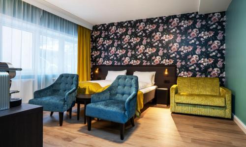 Skien Hotel | Enjoy Comfort at Thon Hotel Høyers with Hot Tub & Dining
