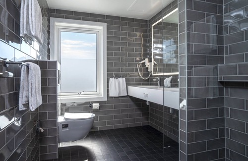 Skien Hotel | Discover Thon Hotel Hoyers: Family-Friendly with Great Amenities
