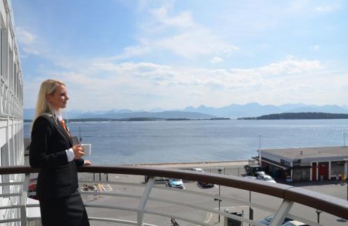 Molde Hotel | Top-Rated Thon Hotel Moldefjord with Family-Friendly Amenities