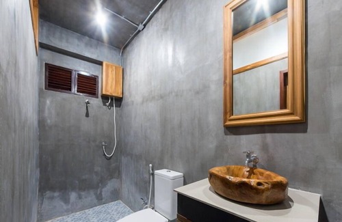 Thong Pha Phum House | Tranquil Thongphaphum River Retreat with Family Amenities