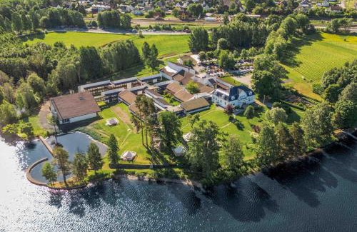 Jevnaker Hotel | Inviting Thorbjørnrud Hotell with Oceanfront Amenities