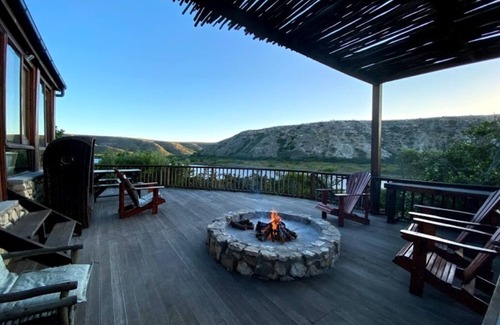 Vermaaklikheid House | Thorn & Feather: Oceanfront Retreat with Private Pool