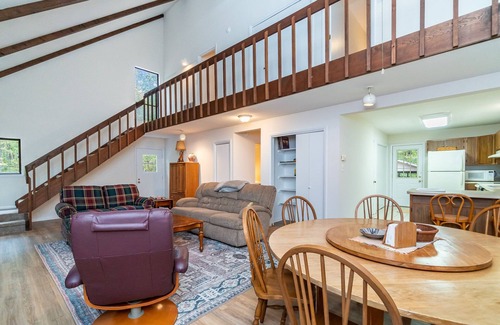Spotsylvania Cabin | Idyllic Kalahari Lodge - Lakefront Resort with Spa Amenities