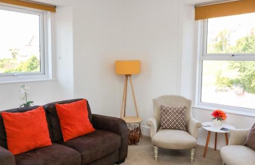 Hope-Cove Apartment | Experience Thornlea View: 4-Star Stay with Pet-Friendly Comfort