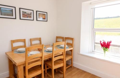 Hope-Cove Apartment | Experience Thornlea View: 4-Star Stay with Pet-Friendly Comfort