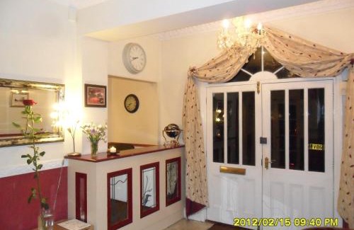 Peterborough House | Pet-Friendly Getaway at Thorpe Lodge Hotel for Families