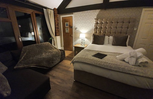 Stockton-on-Tees Bed & Breakfast | Relax at Thorpe Thewles Lodge with Spa & Breakfast Included