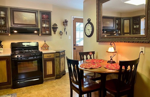 Harmony House | Beautiful 3-Bedroom Home in Historic Harmony - Guest Rated 10/10