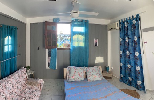 Morne-A-l'Eau Bed & Breakfast | Inviting Thousand-Flower Guest House with Family Amenities