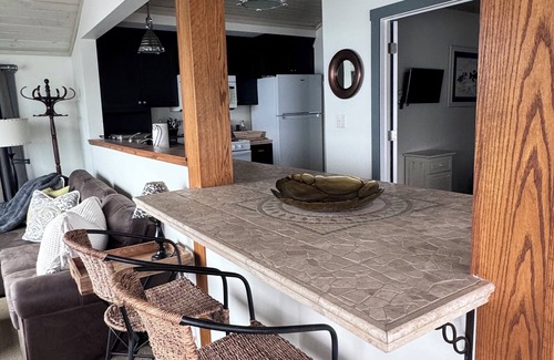 Wellesley Island Apartment | Thousand Islands Escape: Lake View & Poolside Relaxation