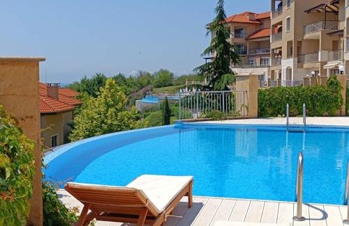 Kavarna Apartment | Discover Thracian Cliffs: Golf Holiday with Ocean Views