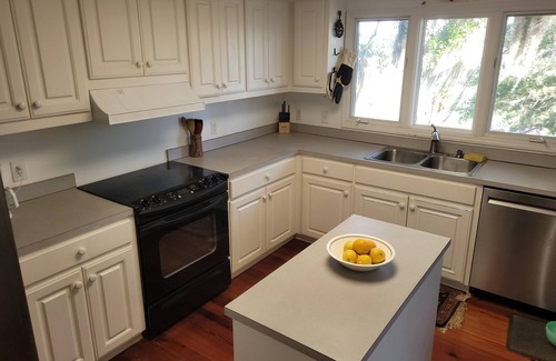 Edisto Island House | Scenic Retreat: Three Acres on the Water for Families
