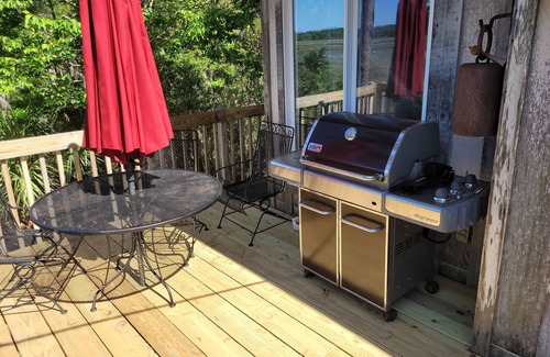 Edisto Island House | Scenic Retreat: Three Acres on the Water for Families