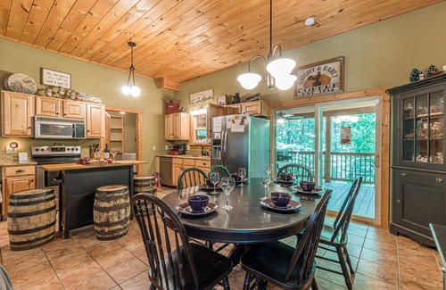 Sautee Nacoochee Cabin | Inviting Three Bears Cabin: Private Mountain Getaway with Spa