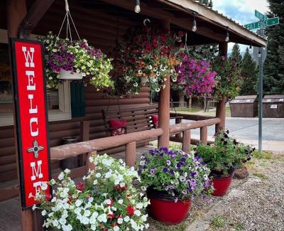 Red River Hotel | Family-Friendly Retreat at Three Bears Lodge - Rated 9/10