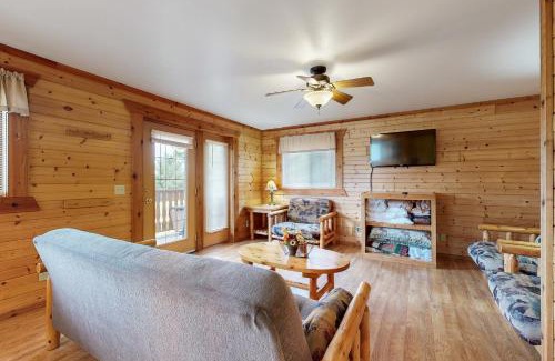 Warrens House | Family-Friendly Retreat at Three Bears Overlook